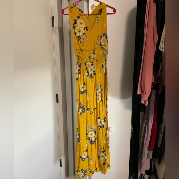 Dresses & Skirts - Yellow & navy blue printed dress. NWOT